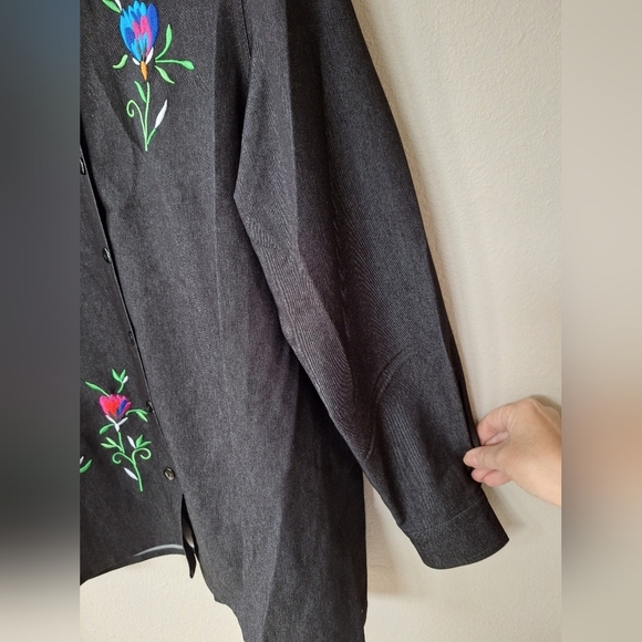 Vintage Allison Daley Black Floral Embroidered Button Down Shirt Women's Size M - Picture 6 of 8